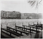 In de winter tijdens de bezetting.
              <br/>
              Beeldbank gemeentearchief Amsterdam, februari 1941